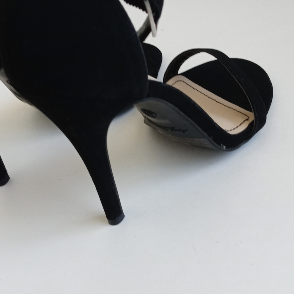 *Relisted* Anne Michelle Women's Black Velvet Cross Toe Ankle Strap 4" Heels 7.5 - Picture 3 of 11